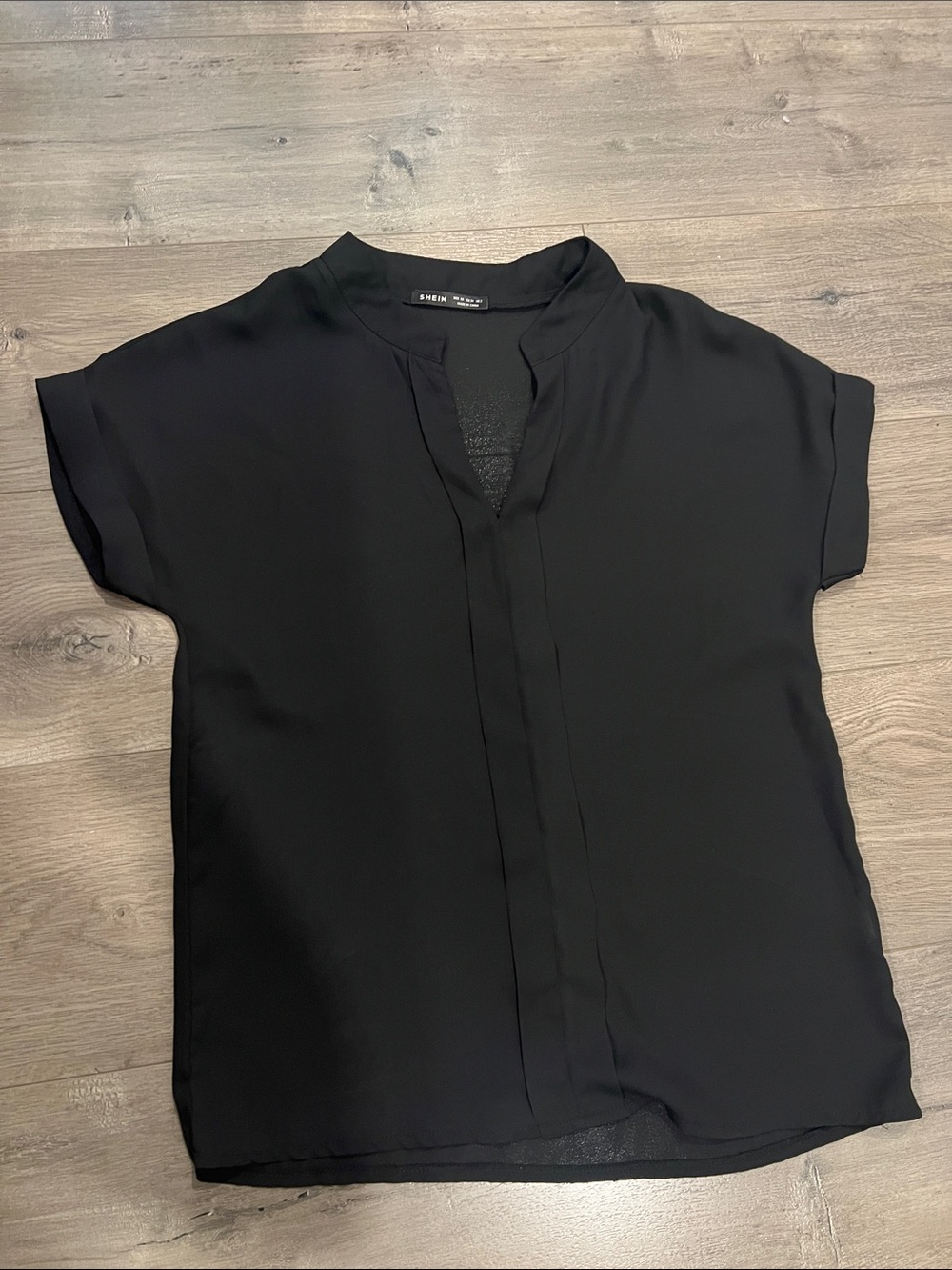 SHEIN Black Short-Sleeve Split-Neck Blouse